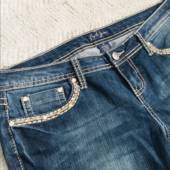 Embroidered Earl Jeans - Picture 5 of 6